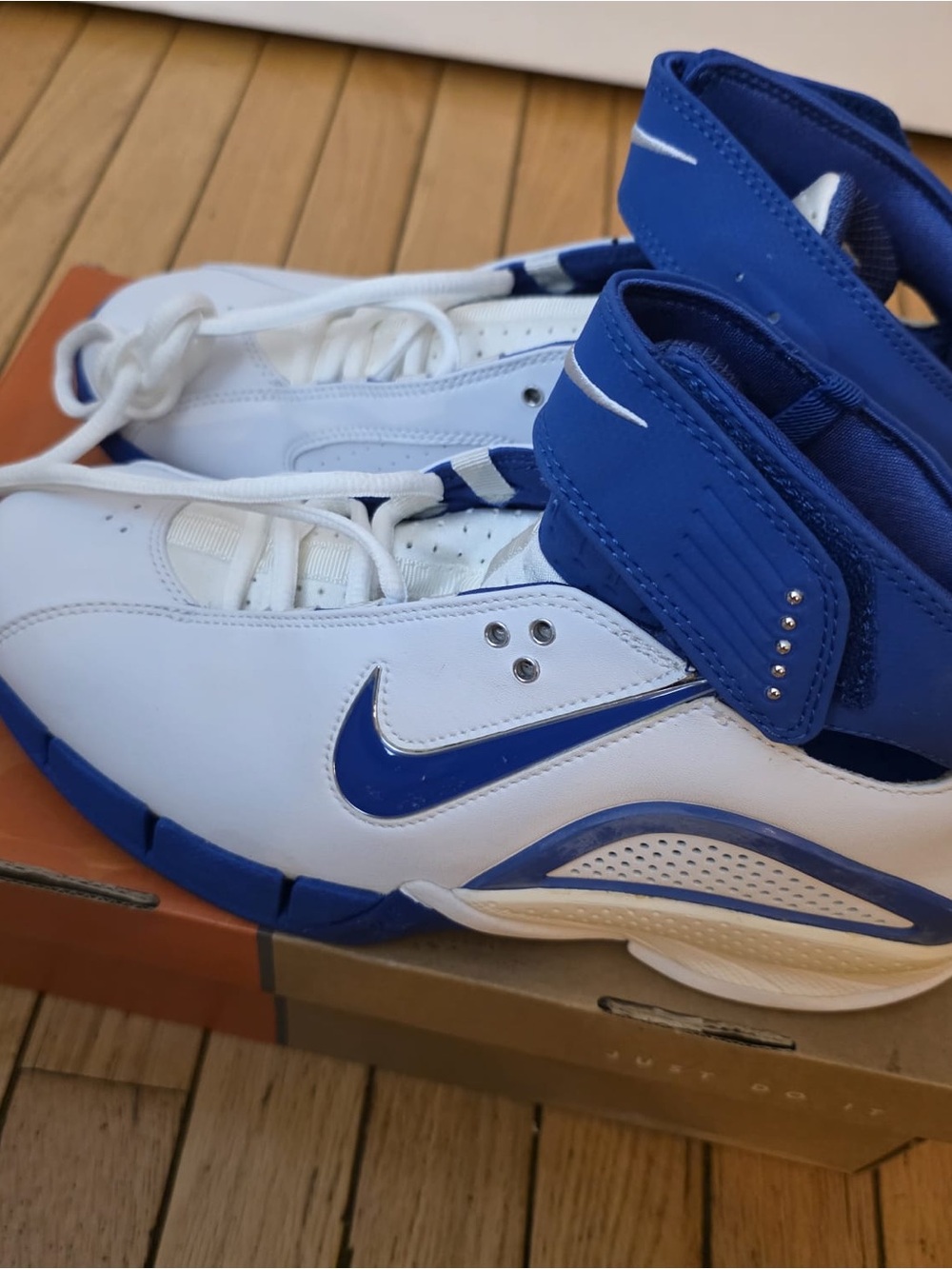 Nike Women’s White and Blue High-Top Sneakers. Sz 10.5. NWT
